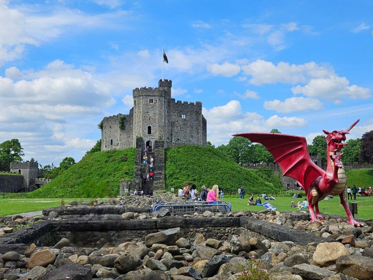 Viagem à Cardiff, WALES. Bate e volta a partir de&nbsp;Londres.